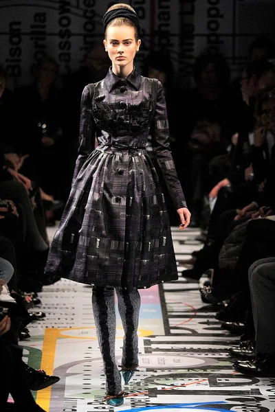 Look 32